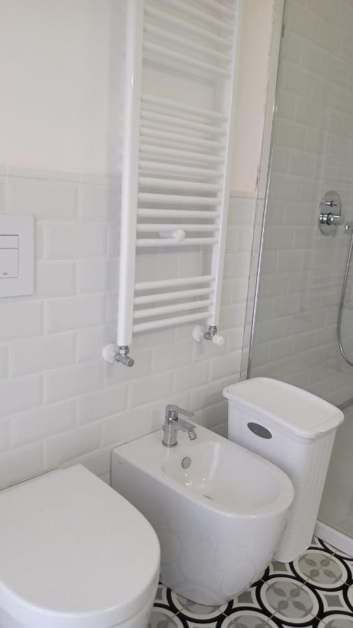 Casa Renova, Intero Appartamento, 2 Camere, Max 4 Ospiti, Trieste Zona Storica Zewnętrze zdjęcie